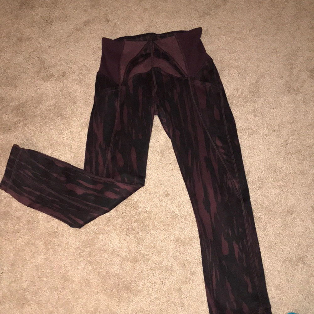 Lululemon capris size 4